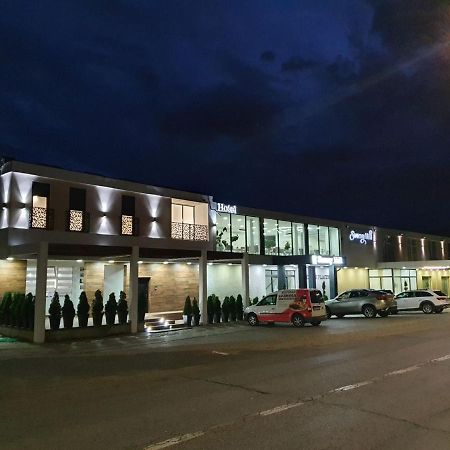 Sunny Hill Garden Bed & Breakfast Stara Pazova Bagian luar foto
