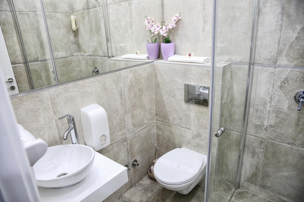 Sunny Hill Garden Bed & Breakfast Stara Pazova Bagian luar foto